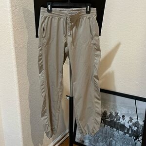 KUHL freeflex move women’s pants. Lightweight and stretchy. Gently used.